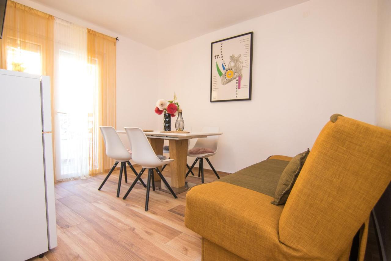 Apartments Flowers Krk Town Exterior photo
