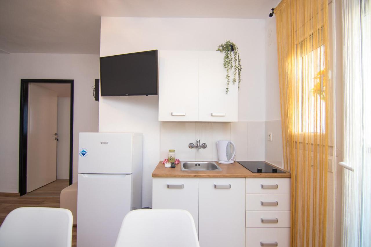 Apartments Flowers Krk Town Exterior photo