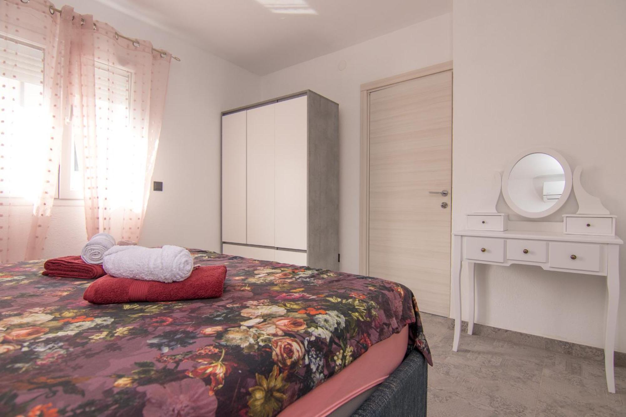 Apartments Flowers Krk Town Exterior photo