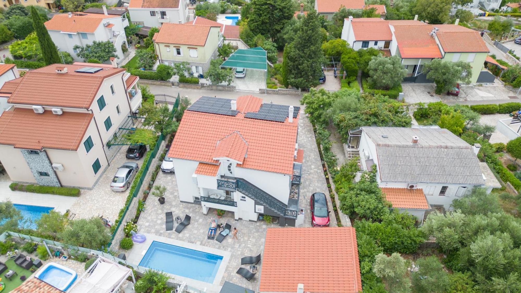 Apartments Flowers Krk Town Exterior photo